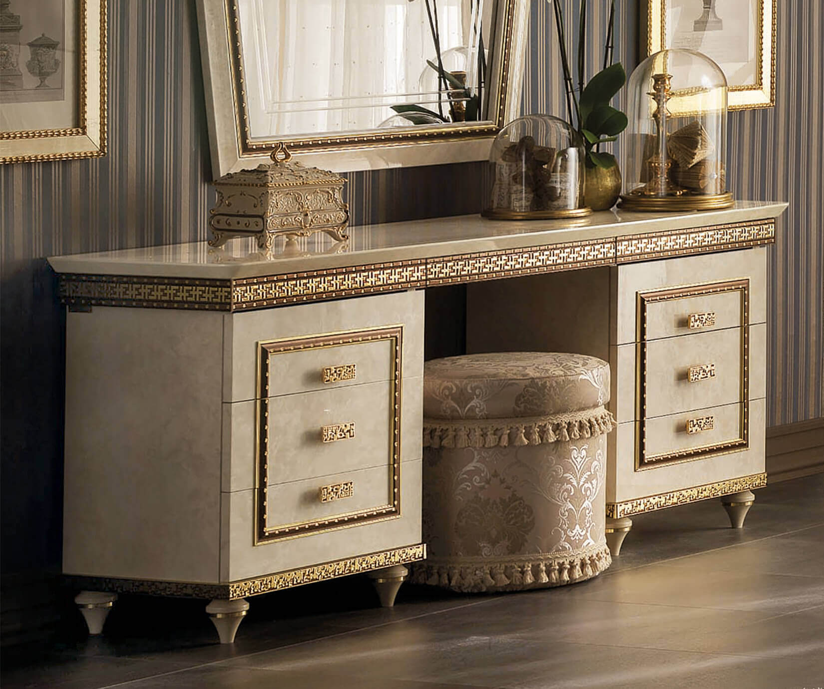 Italian Dressing Tables 