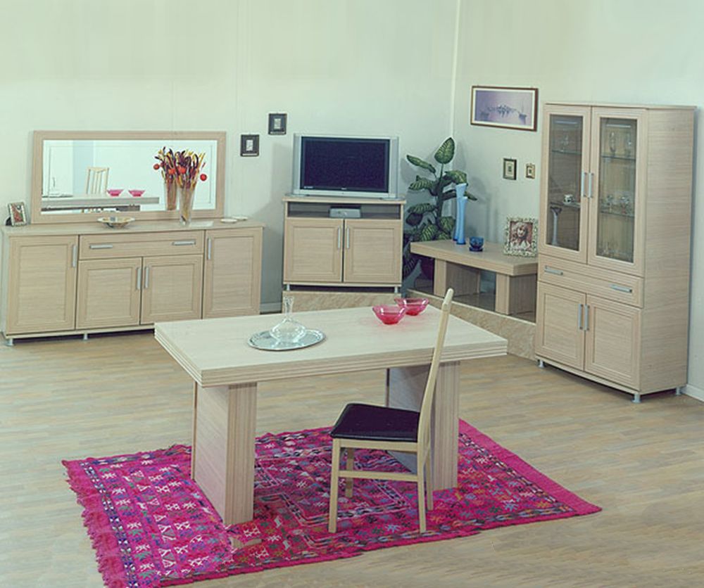 Ben Company Sonia Light Oak Italian 2 Door Vitrine