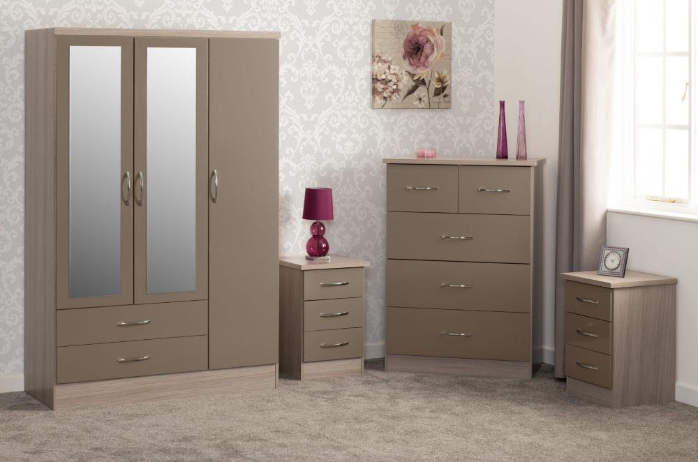 Seconique Furniture Nevada Oyster Gloss and Light Oak Effect Veneer 3 Door 2 Drawer Mirrored Wardrobe Bedroom Set